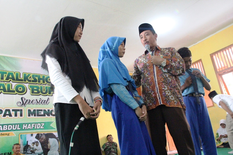 Mengajar di SMPN 2 Bulu, Bupati Jawab “Curhatan” dari Siswa