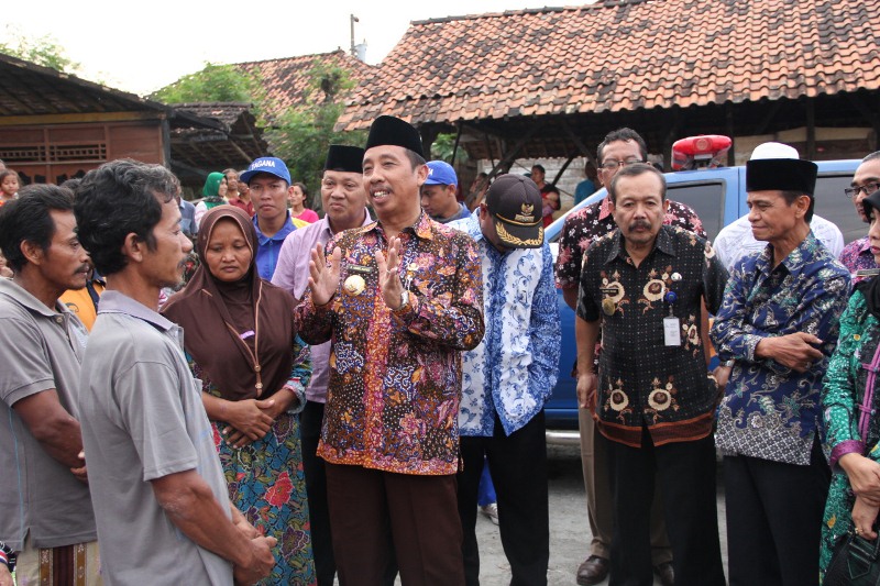 Bupati Rembang Kunjungi Korban Kebakaran di Ngiri