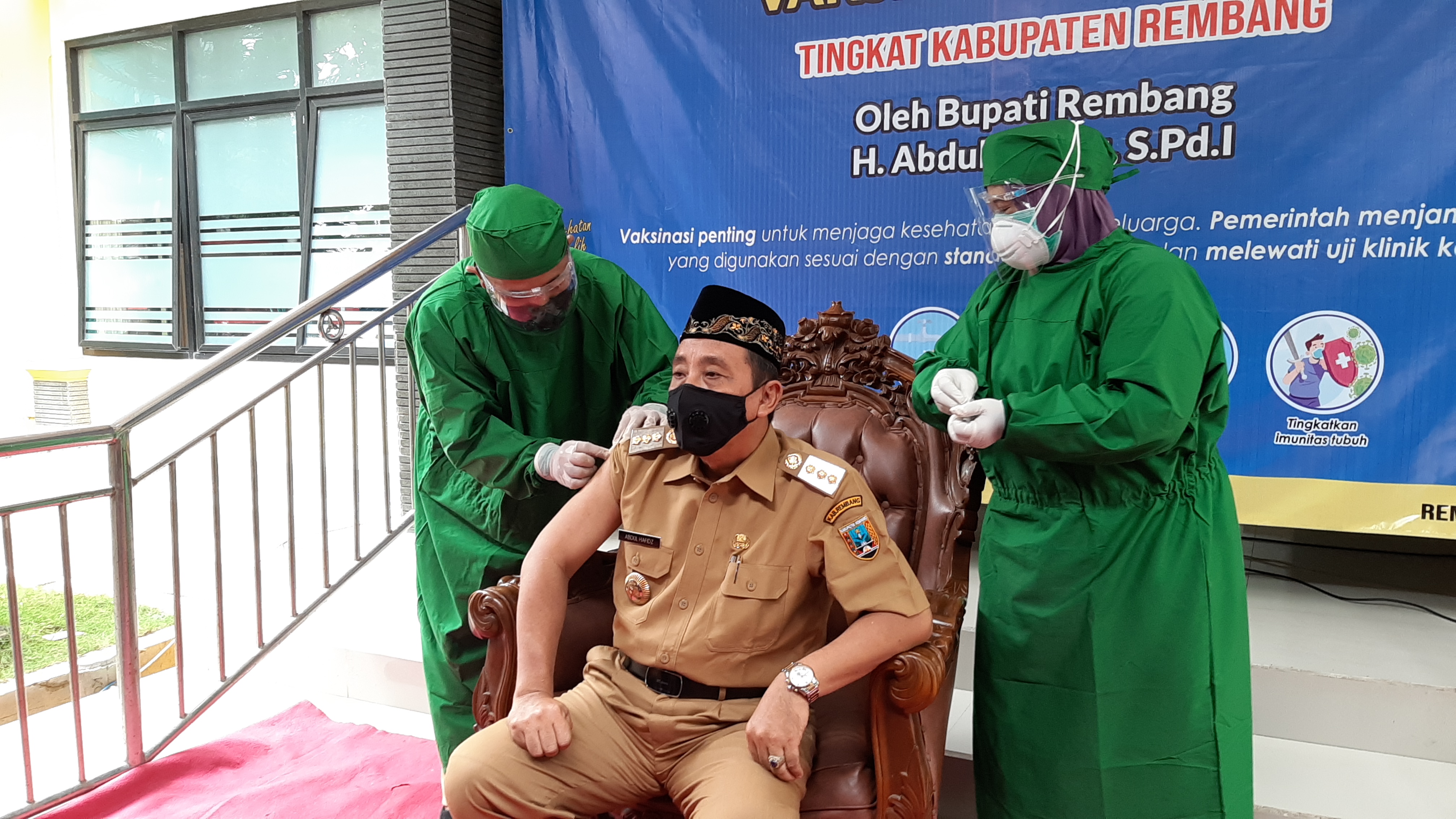 Sempat Tensi Tinggi, Bupati Sukses Divaksin