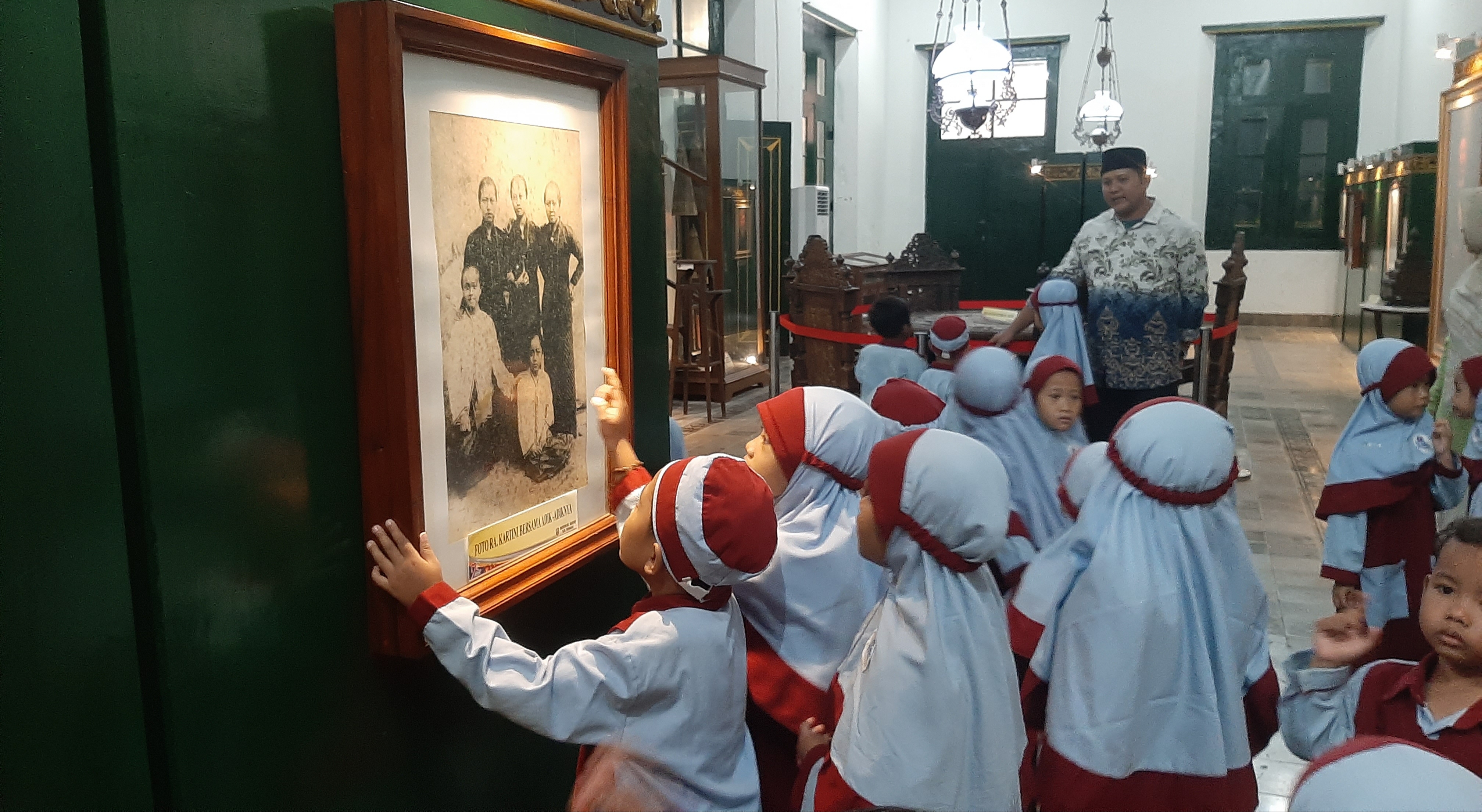 Ratusan Pelajar Padati Museum RA Kartini Rembang di Bulan April