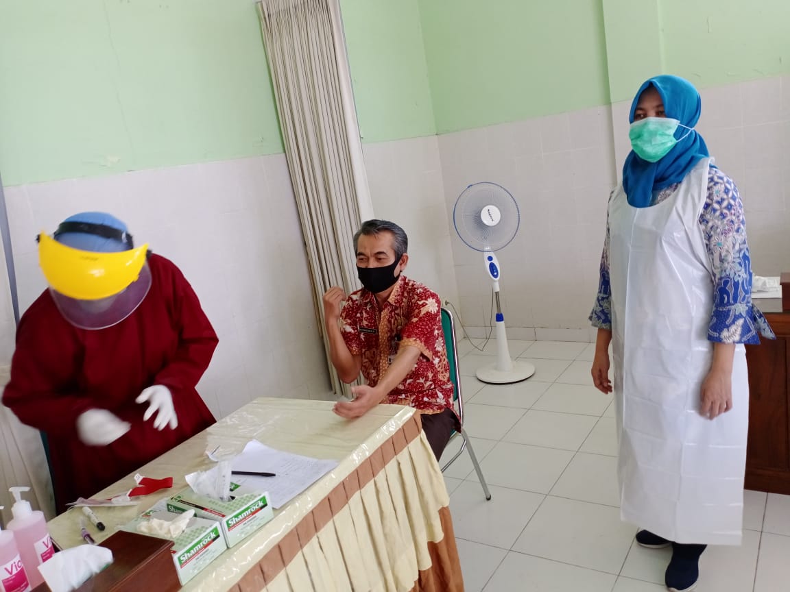 Pejabat di Lingkungan Pemkab Rembang Ikuti Rapid Tes Massal