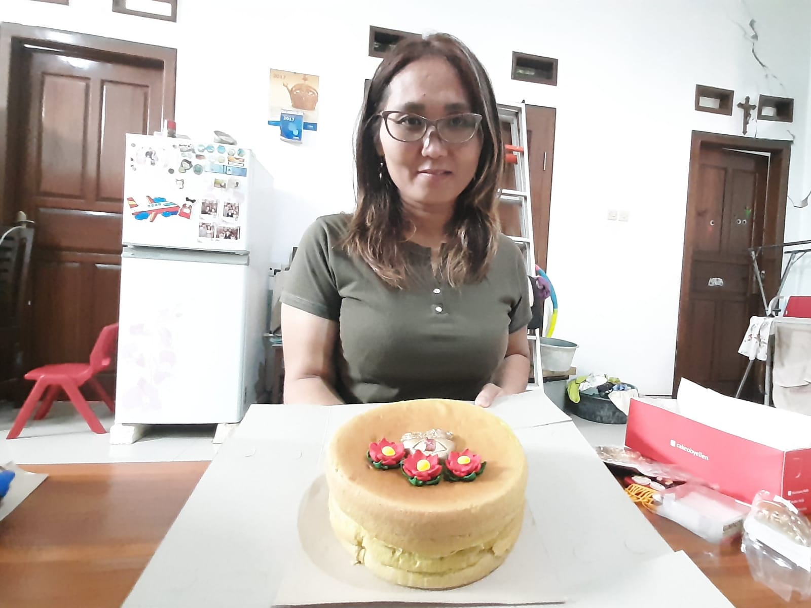 Tak Hanya Kue Keranjang, Kue Bolu Spesial Imlek Juga Laris Manis