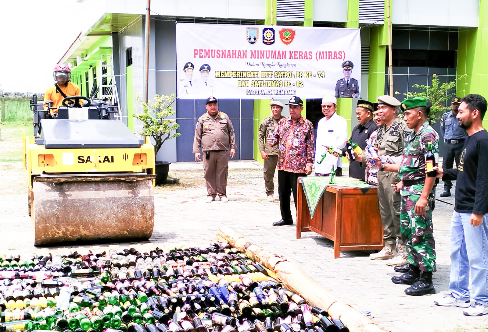 Jelang Ramadhan, Ribuan Miras Dimusnahkan