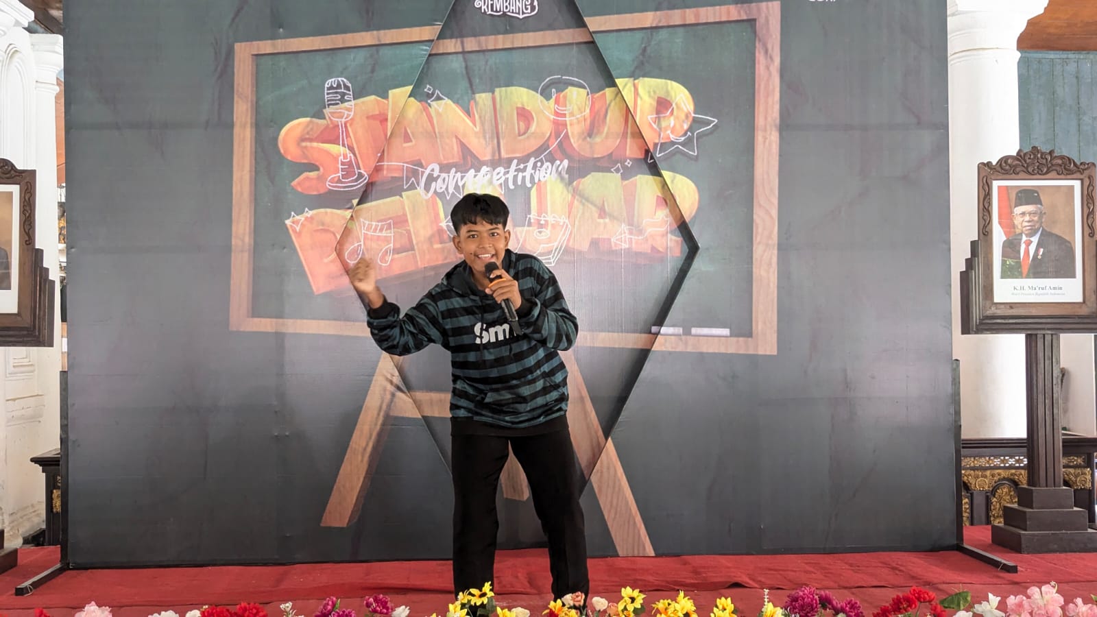 20 Pelajar Tampilkan Bakat Stand Up Comedy di Rembang