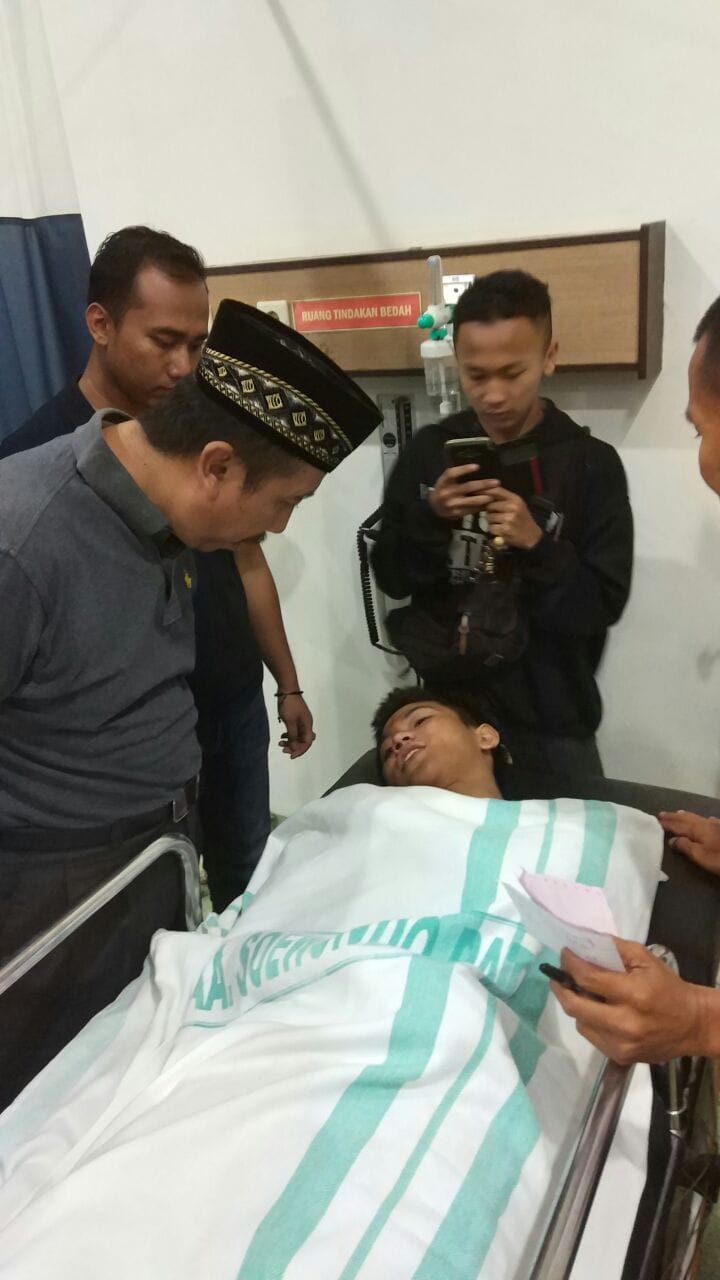 Bupati Kunjungi Korban Ricuh Antara Suporter PSIR dan Persis, Biaya Pengobatan Gratis