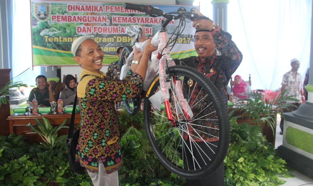 Pemkab Rembang Akan Pasang Lampu Penerangan Jalan di Jalan Antar Desa