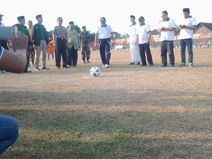 Tendang Bola, Bupati Buka Liga Santri Region I Jateng