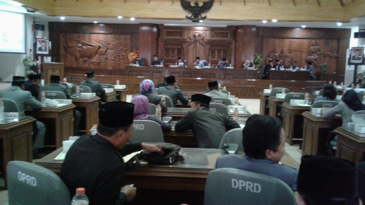 Bupati Hafidz Sampaikan Pengantar Keuangan APBD Perubahan 2018