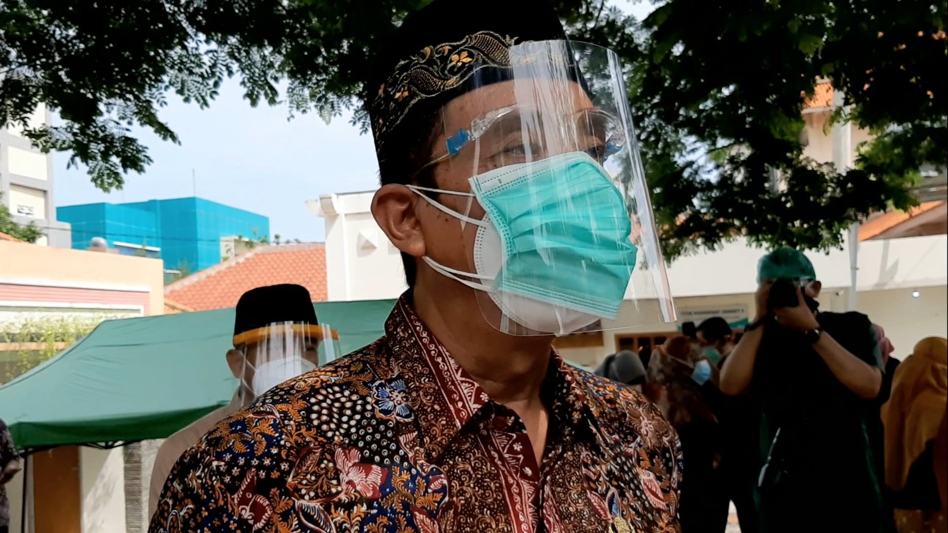 Siap Divaksin Yang Pertama, Bupati: Harus Menjadi Contoh