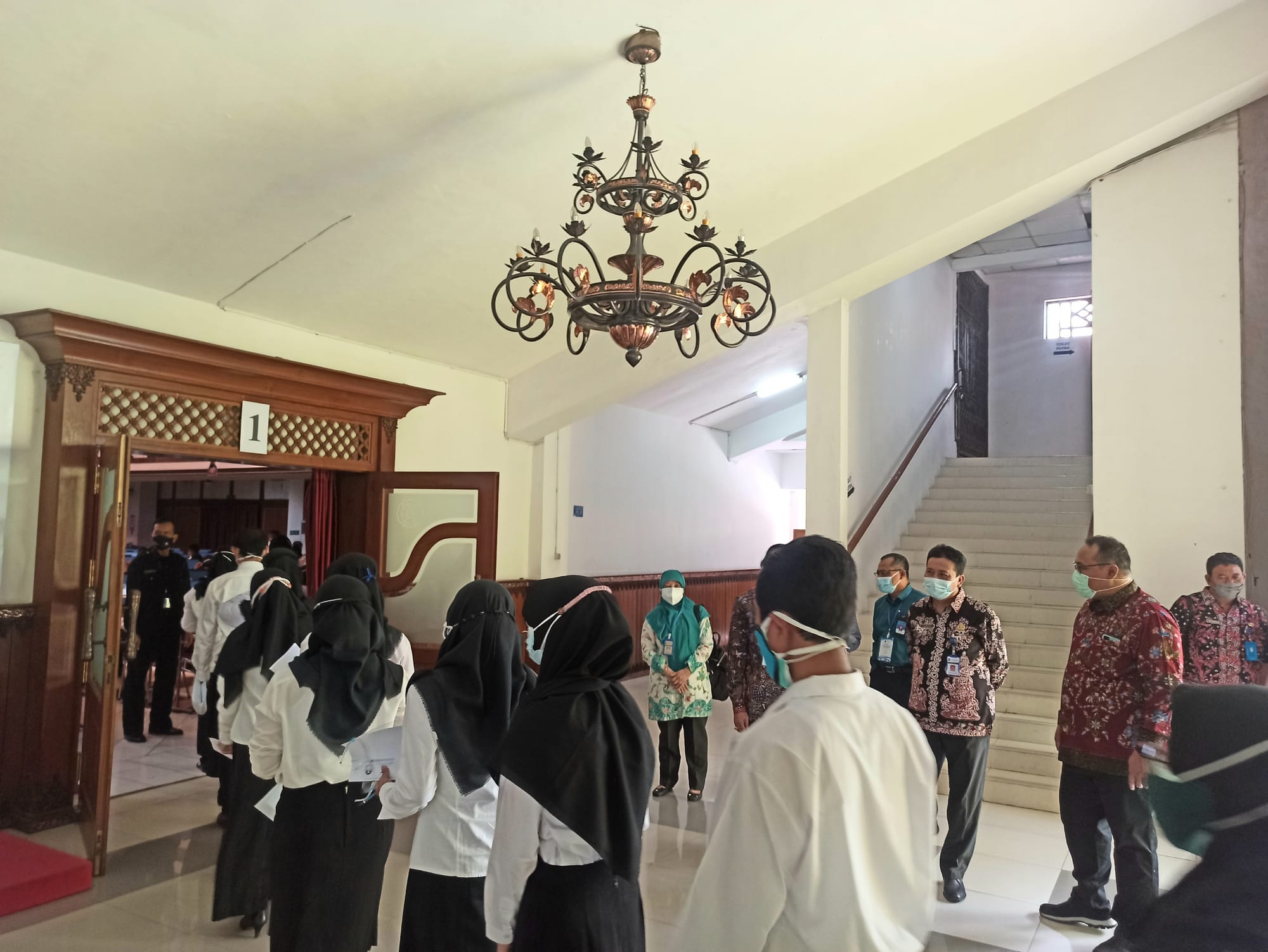 Berikan Semangat, Wabup Hanies Tinjau Tes SKD CPNS