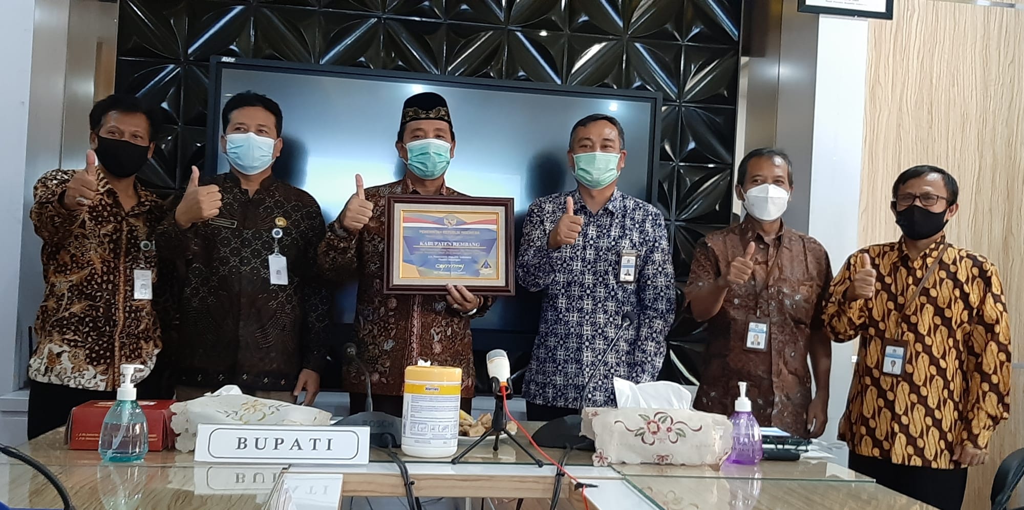 Pengelolaan Keuangan Akuntabel, Rembang Raih Penghargaan BPK