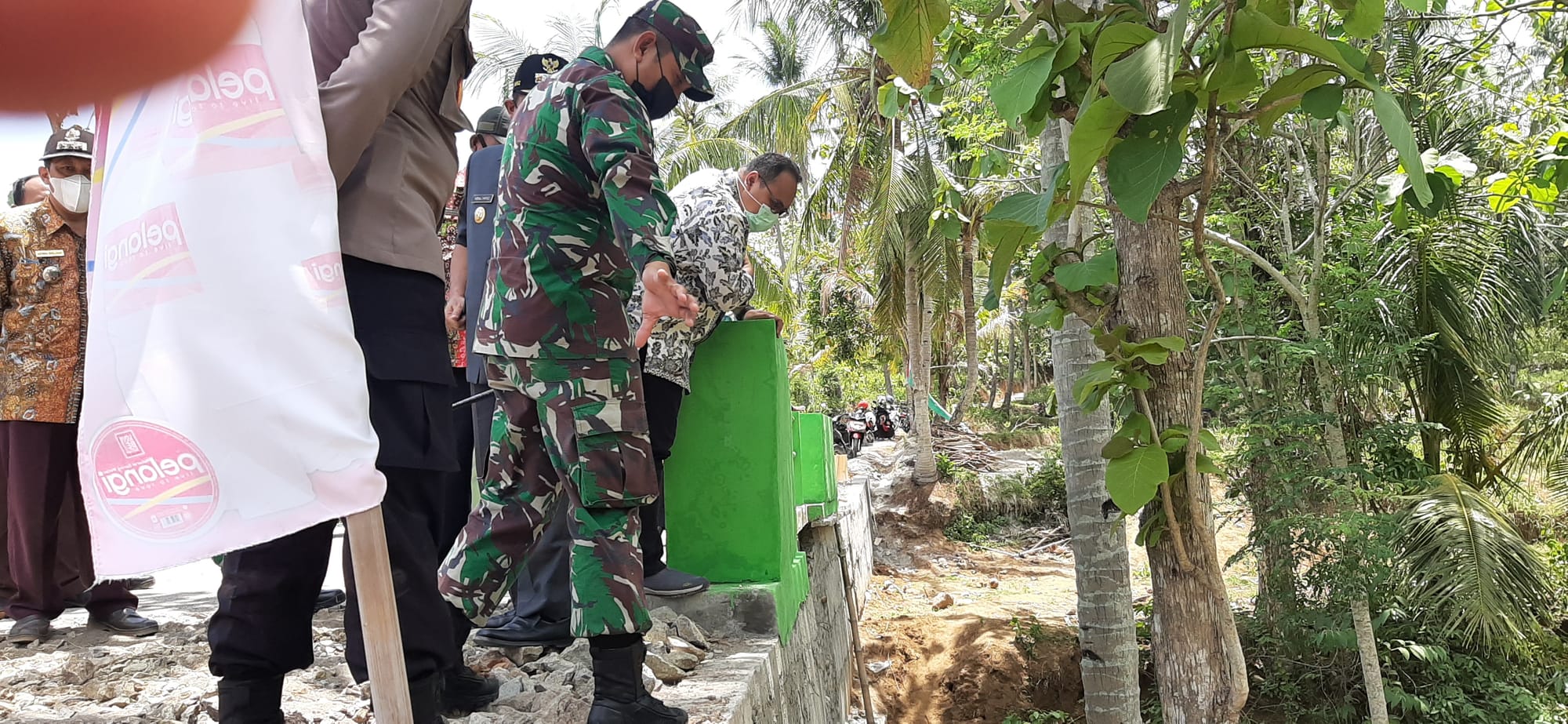 Bupati Hafidz: Jalan Makadam Trembes - Kulutan Diaspal Tahun Depan