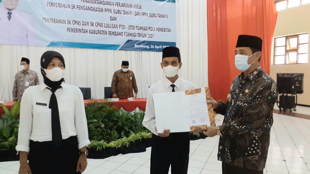 Ratusan PPPK Terima SK, Bupati: Jangan Sampai Iri Dengan PNS