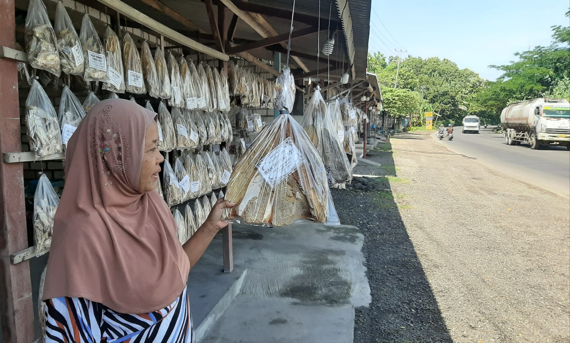 Lewat Pantura Lasem, Jangan Lupa Beli Ikan Asin