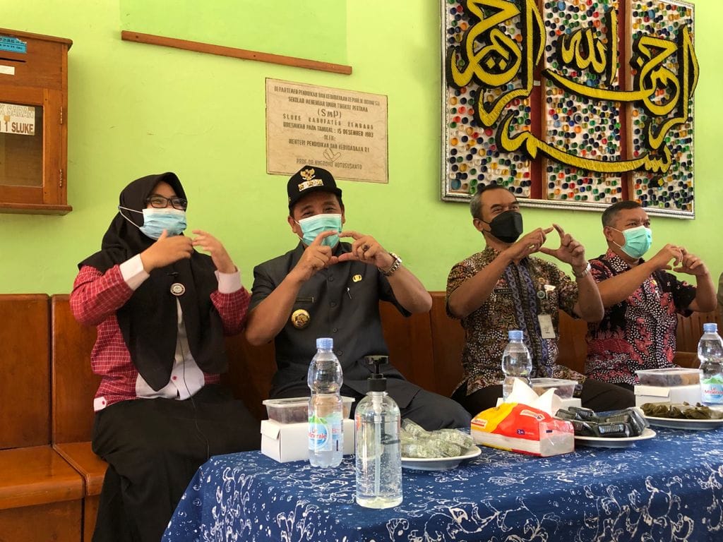 Bupati Mendadak Jadi Bintang Tamu Talkshow