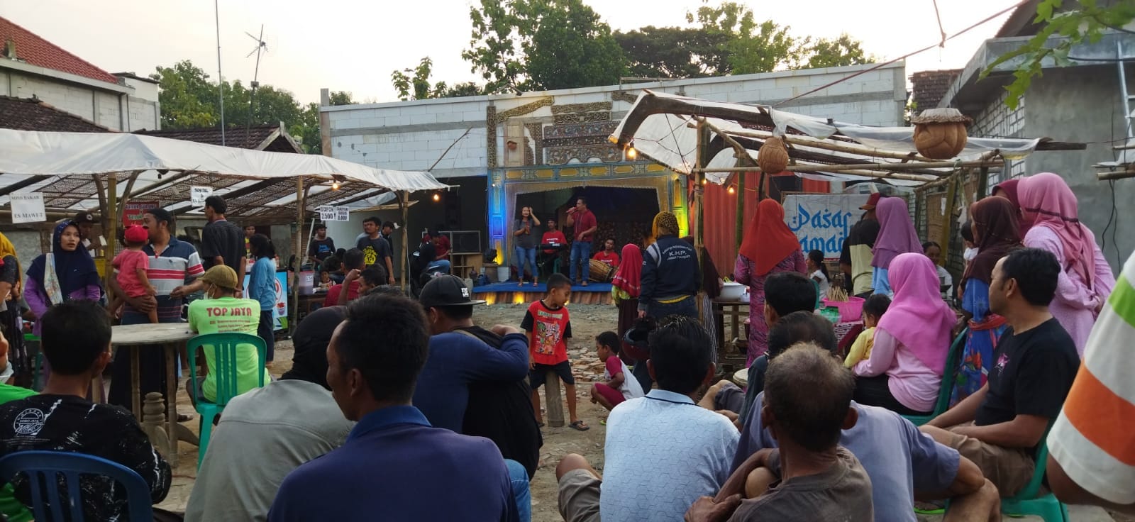 Dibalik Pasar Ramadan Sekararum, Ada Kegigihan Para Pemuda