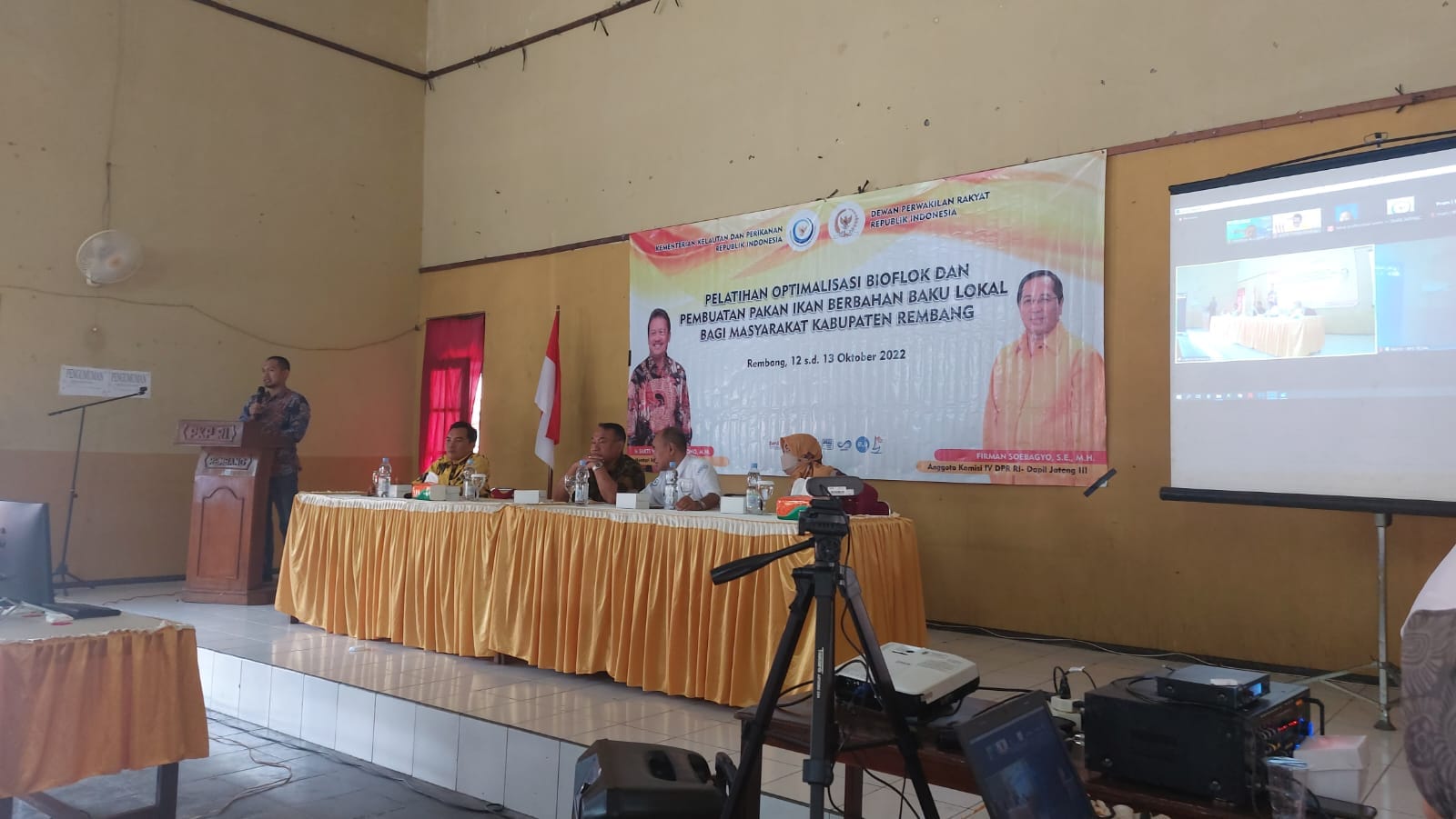 Pemerintah Gencarkan Produksi Pakan Ikan Berbahan Lokal