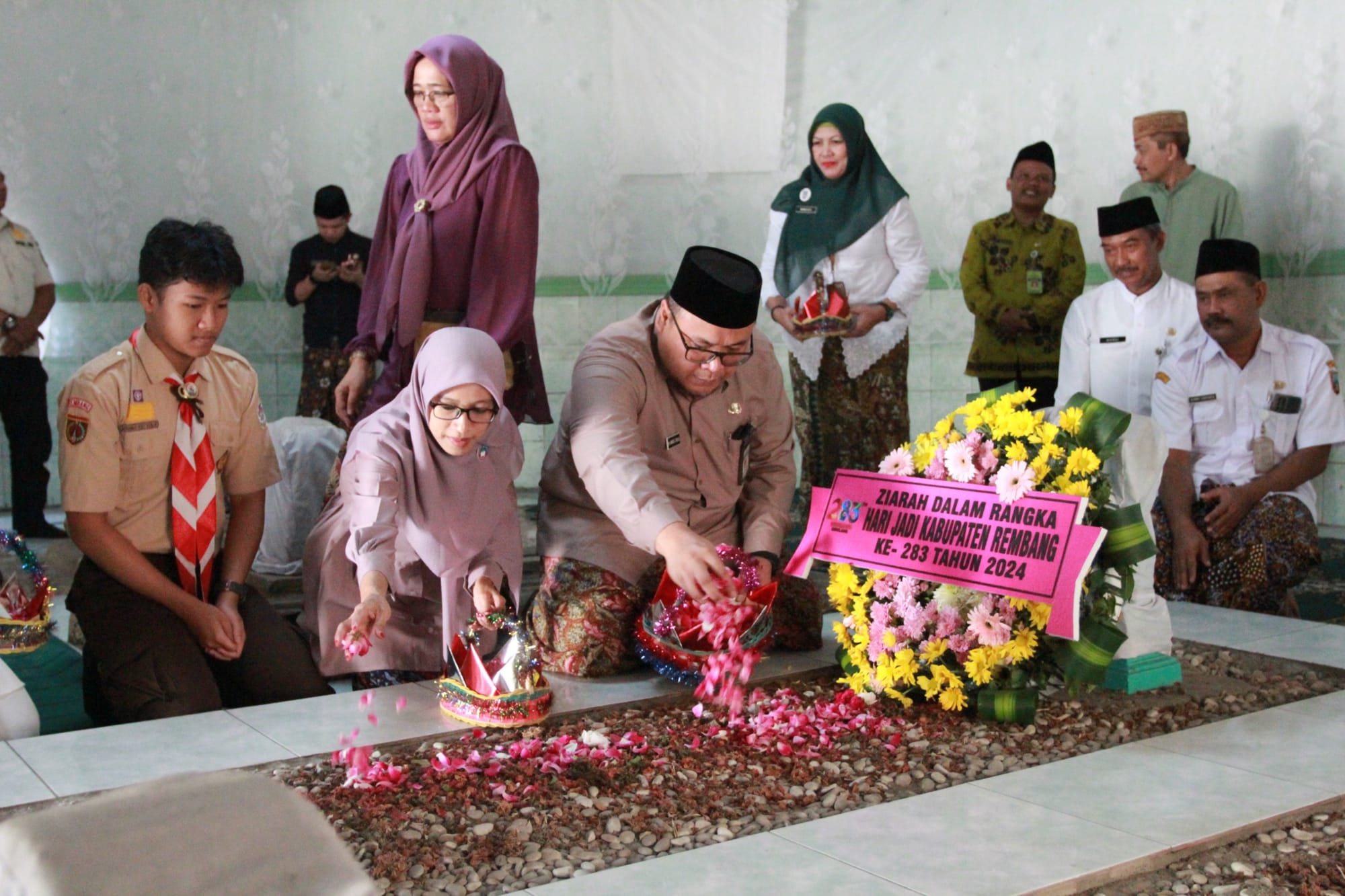 Ziarah ke Makam Tokoh Pendahulu: Bentuk Rasa Syukur dan Pengingat Atas Jasa Mereka