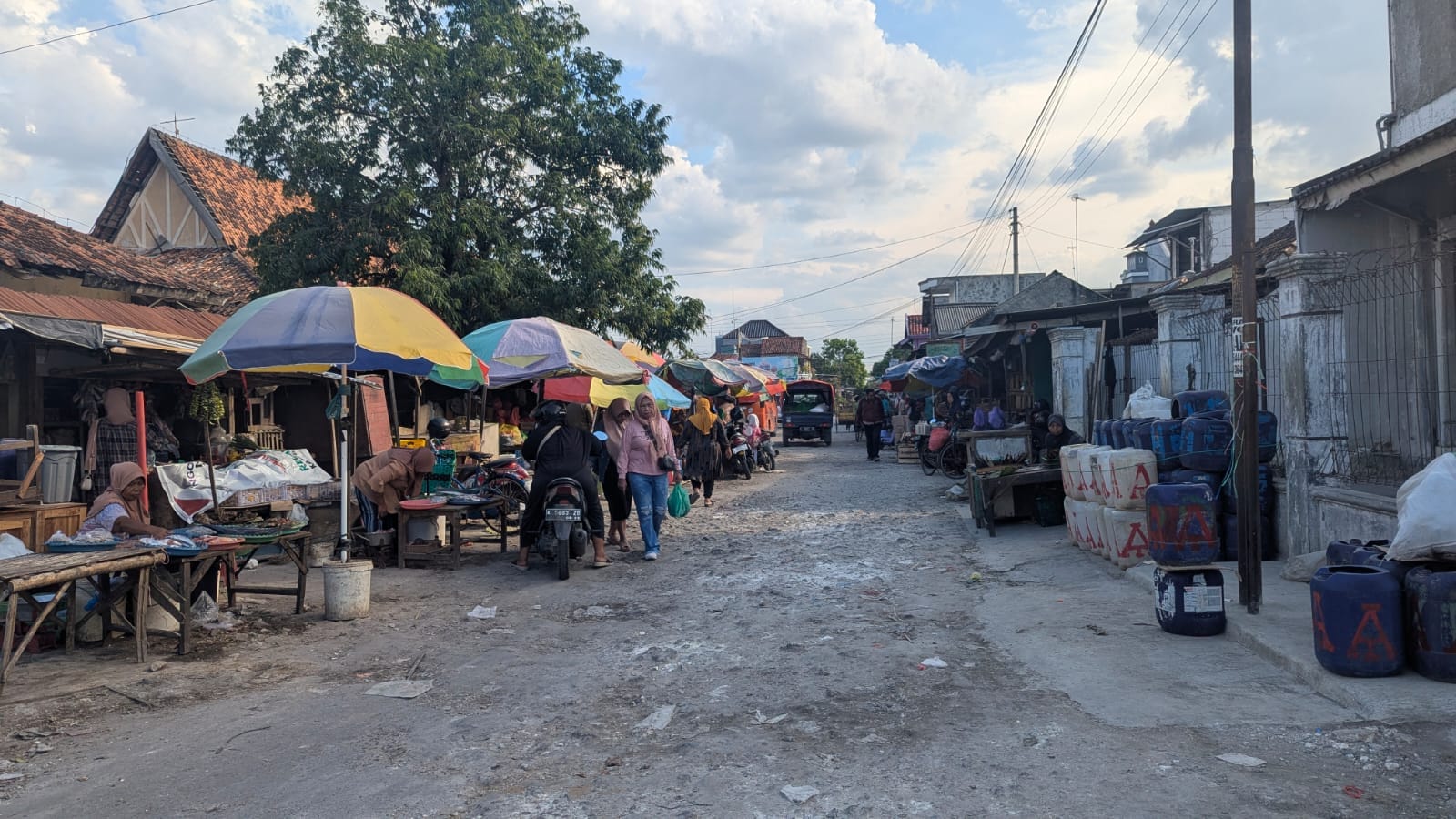 Pemkab Rembang Alokasikan Rp100 Miliar untuk Perbaikan Jalan pada 2025