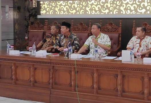Distribusi Daging Kurban Dihimbau Pakai Besek atau Daun