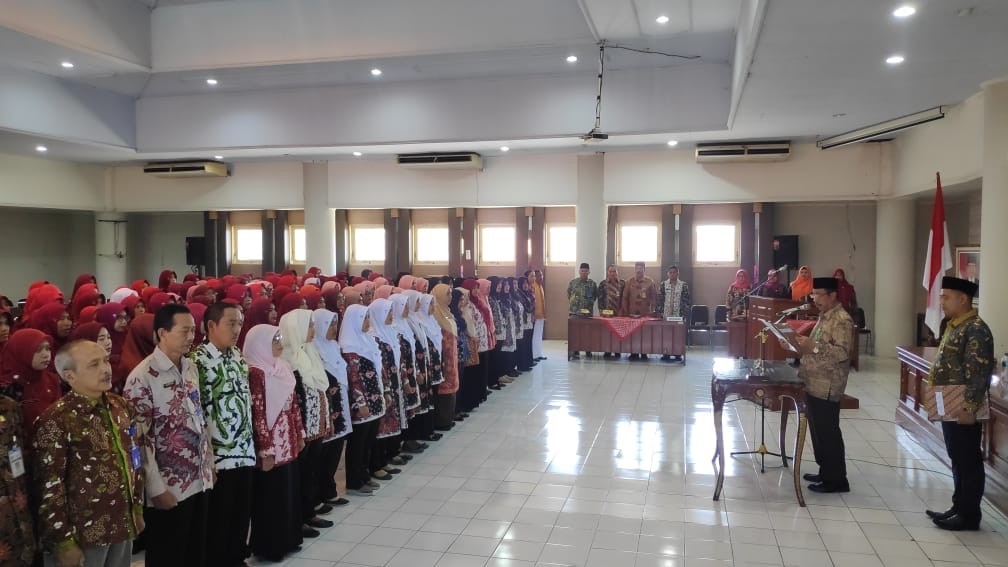 Tiga Pejabat Struktural Dilantik dan Ratusan PNS Ikuti Sumpah Janji