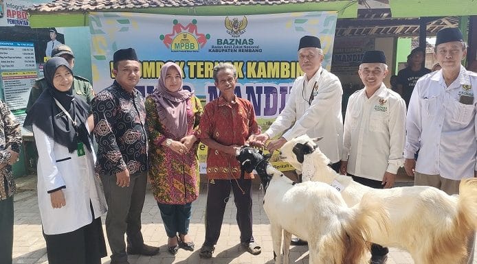 Baznas Rembang Salurkan 20 Ekor Kambing untuk Warga Lohgede, Anak Dilarang Dijual, Cucunya Baru Boleh