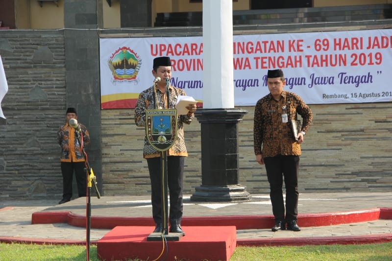 Kirim Al Fatihah Untuk Mbah Moen di Upacara Hari Jadi Provinsi Jawa Tengah